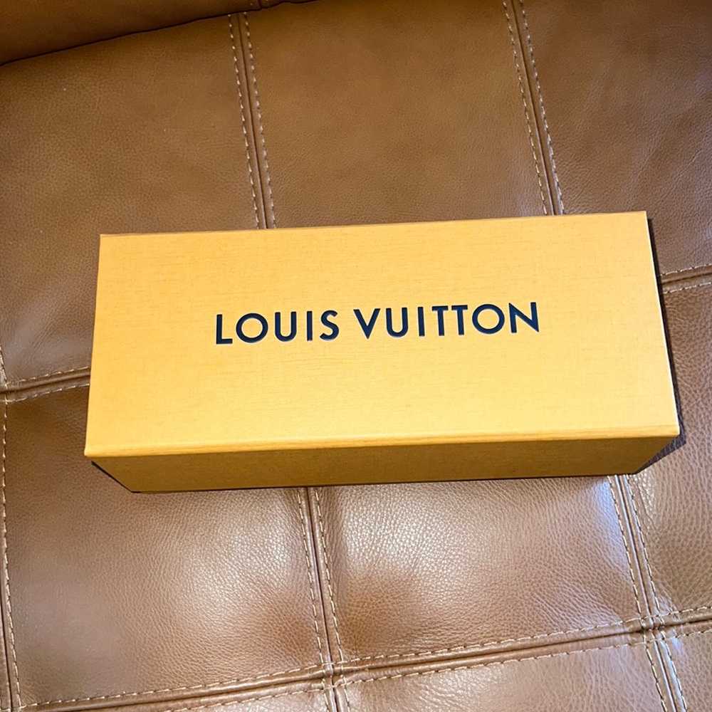 Louis Vuitton Box . Adorable home accent